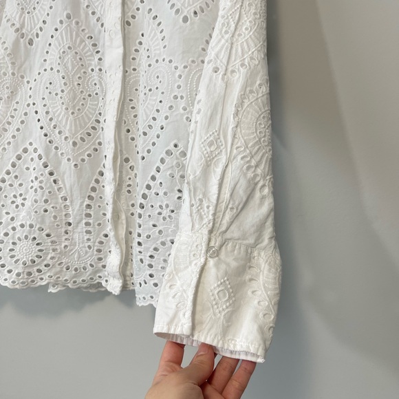 H&M White Eyelet Button Down Long Sleeves Shirt Size Medium - Picture 4 of 10